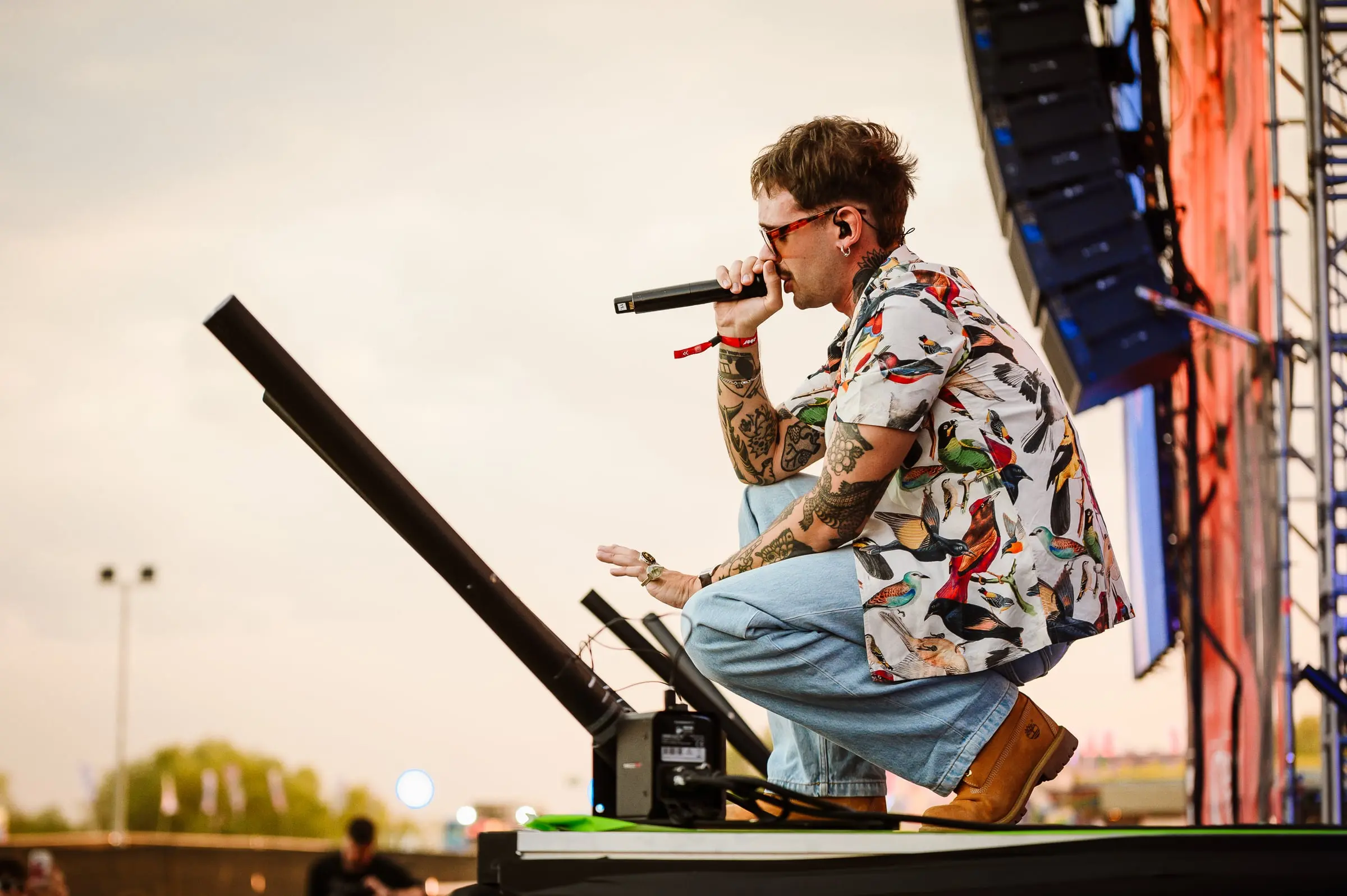 Artist cântând live pe scenă · Festivaluri · FBMark Events