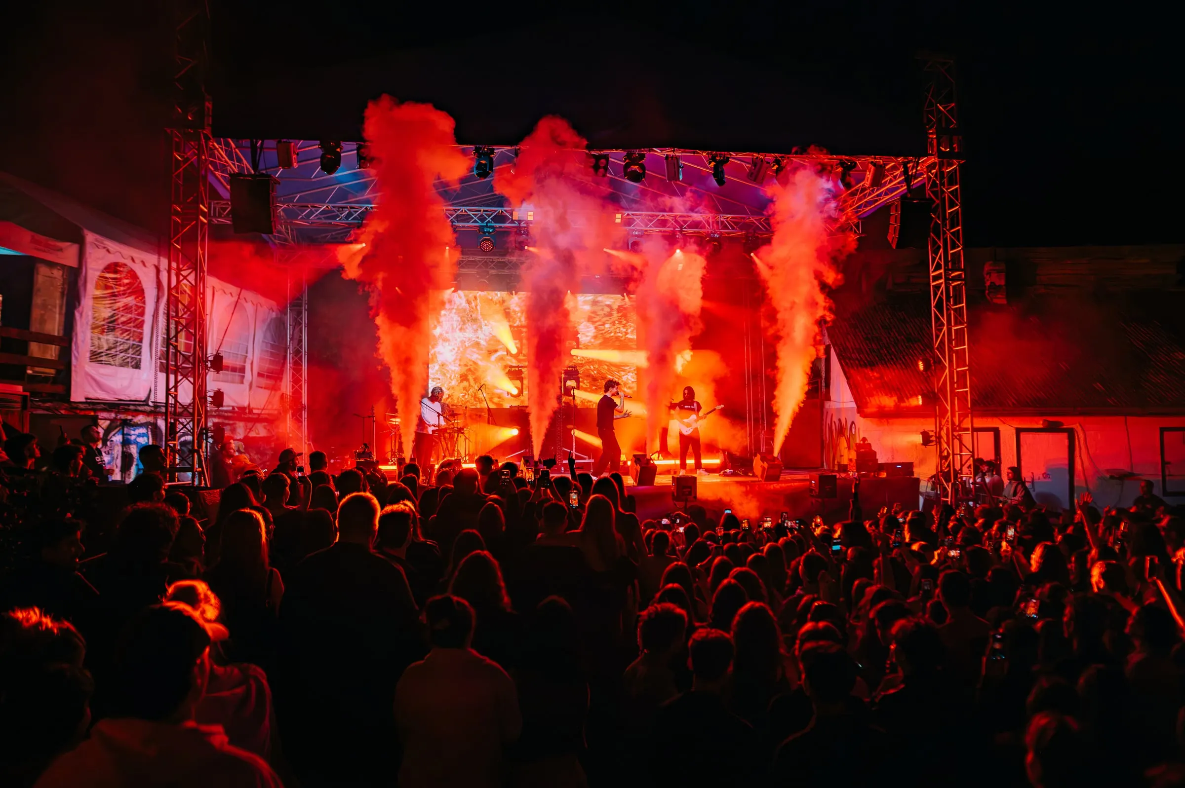 Előadó élőben a színpadon · Fesztiválok · FBMark Events
